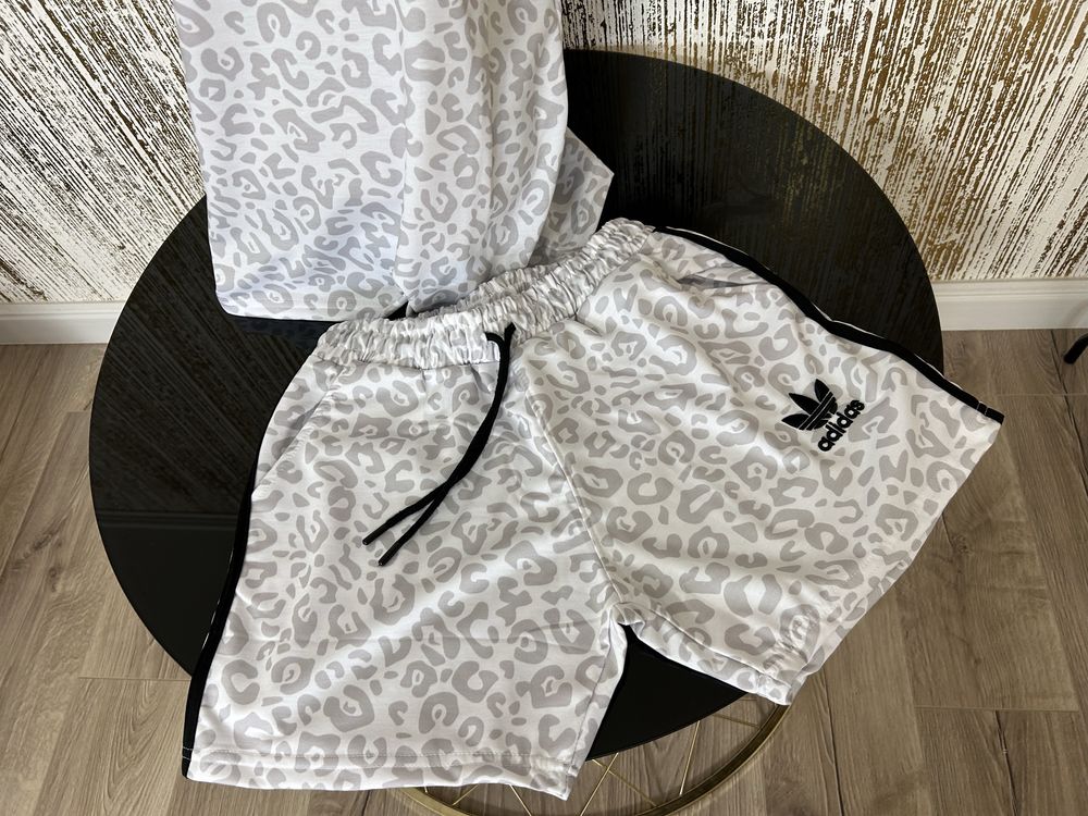 Compleu adidas scurt