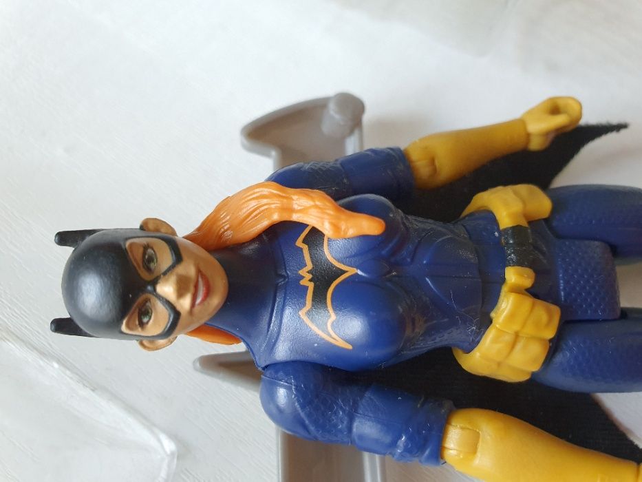 Figurina BatGirl din seria Batman Mission