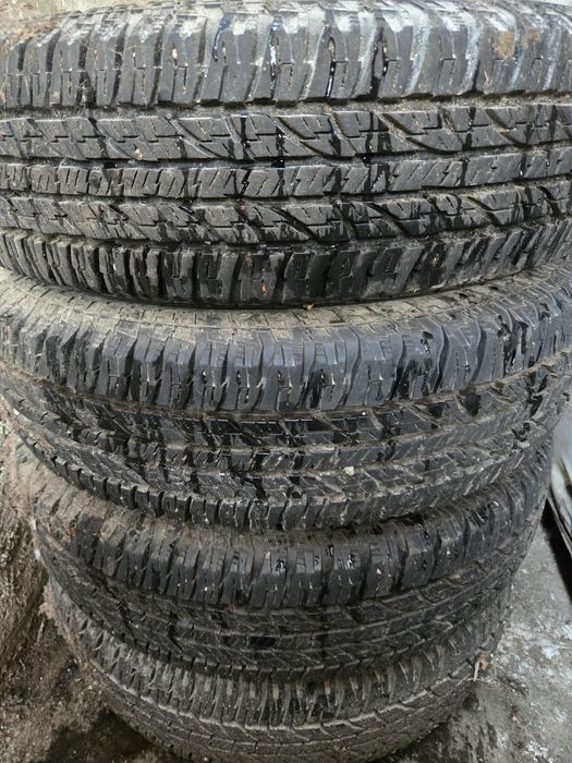 Vând 4 anvelope 195/80 R15