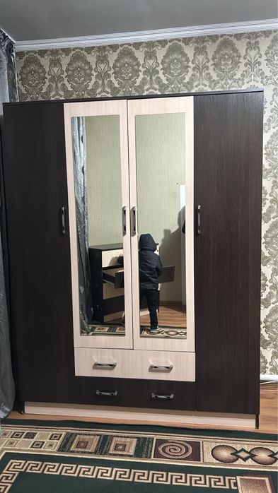 Продам спальный гарнитур