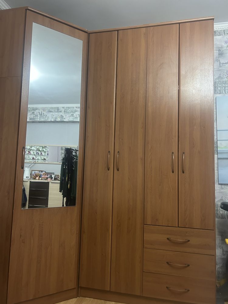 Шкаф 6-ти дверный