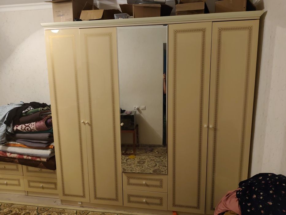 Шифонер , комоды, тримо