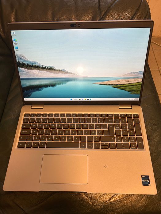 Laptop ca nou DELL Latitude 5540,Intel I5 gen 13, SSD 512GB baterie 8h