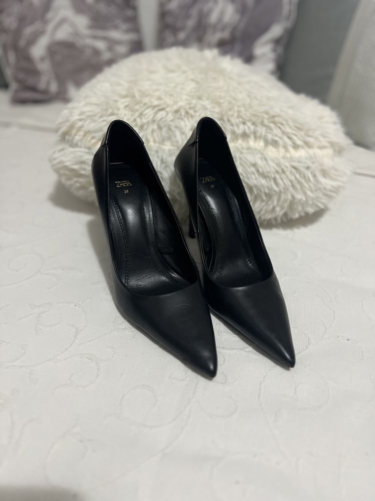 Pantofi  zara, impecabili