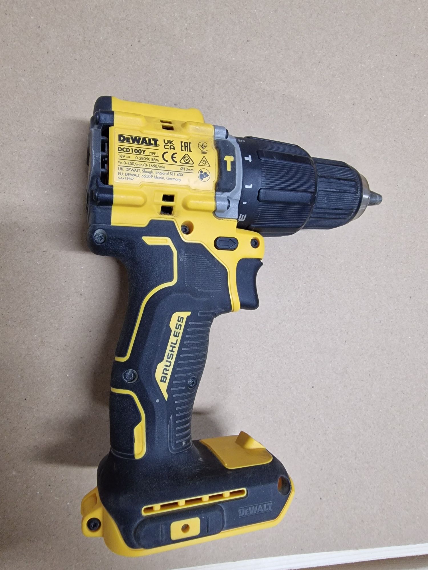 Винтоверт Dewalt DCD100Y