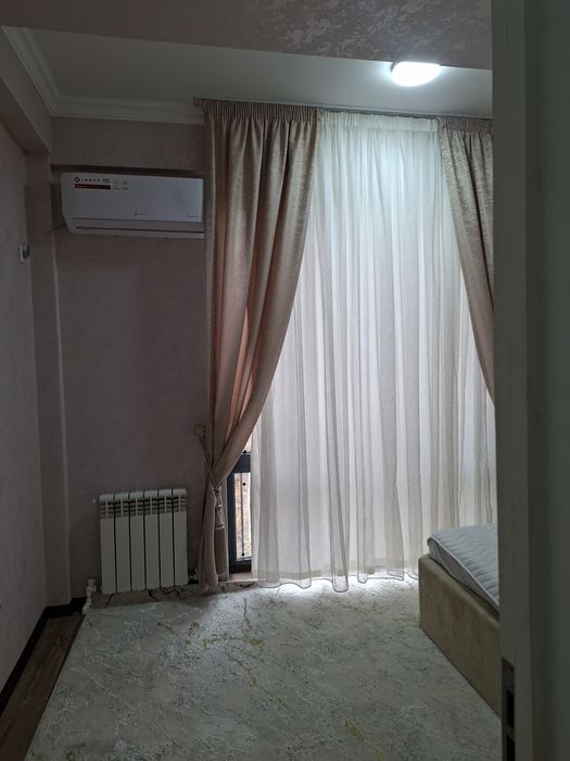 Прадаётсия навастройка квартира ровый не тарцавой балкон есть всё меби