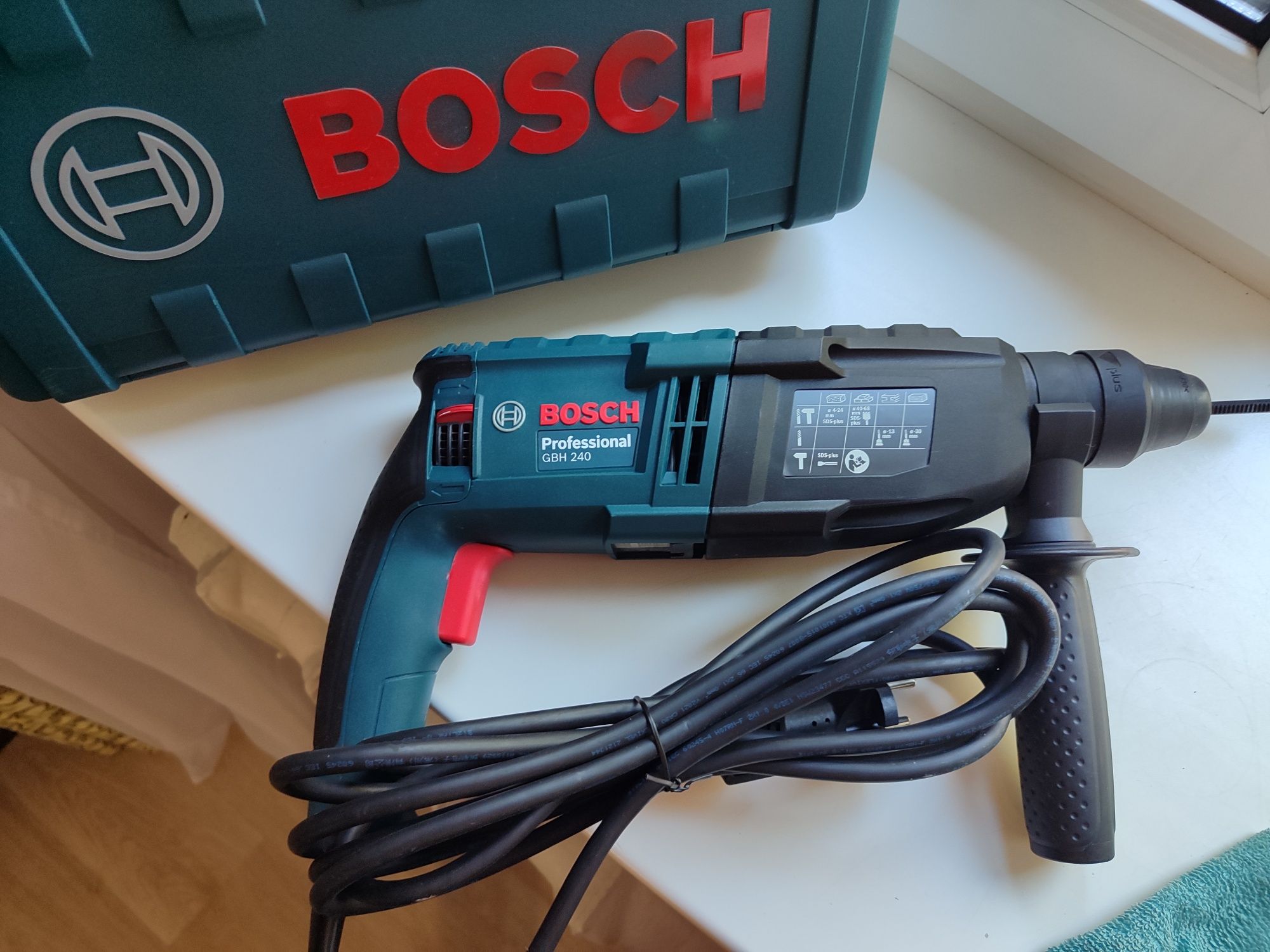 Продам новый перфоратор BOSCH в кейсе