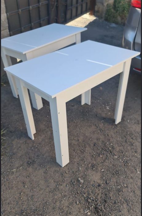 Кухонный стол сделаны из ЛДСП толщиной 16мм закатан ПВХ удобные