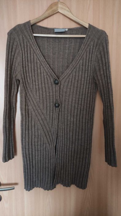 Bleizer tricotat lung cu nasturi metalici- produs romanesc marca Sense