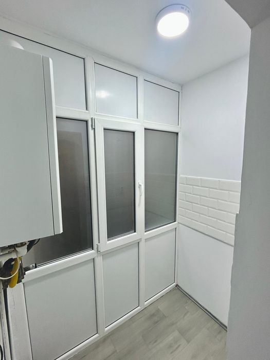 Apartament 3 camere, central, complet renovat, loc de parcare