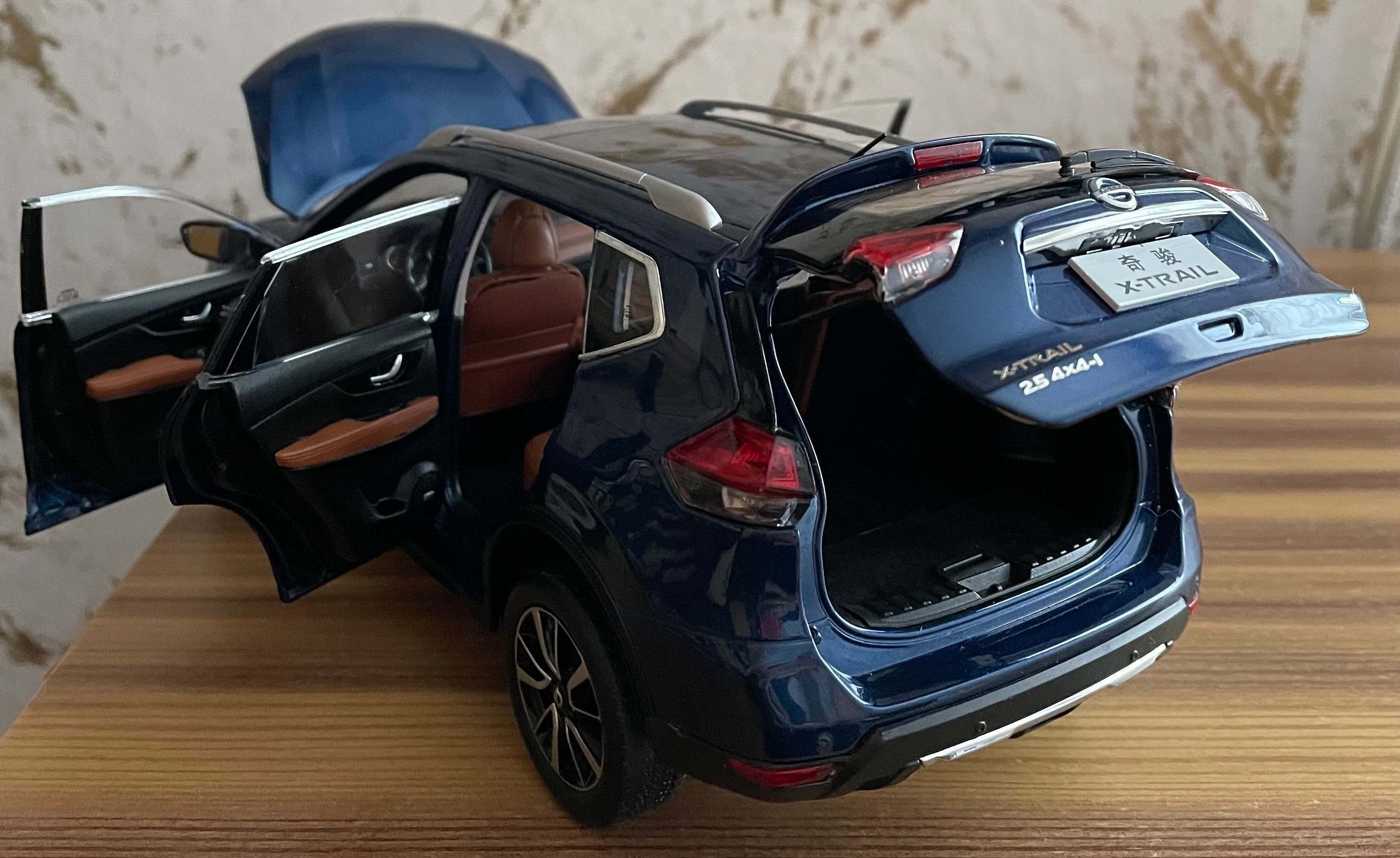 NISSAN X-TRAIL 2018 Мощаб 1:18 PAUDI Model