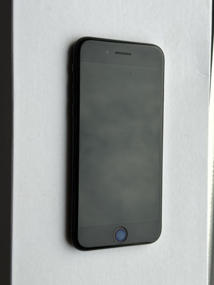 Продается iPhone SE 2020,  128 Gb