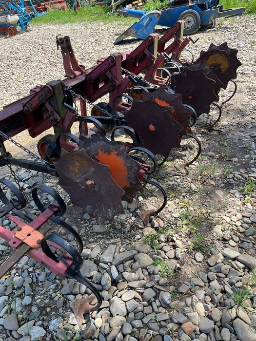 Prasitoare 4 rinduri cu  sistem de spart crustă