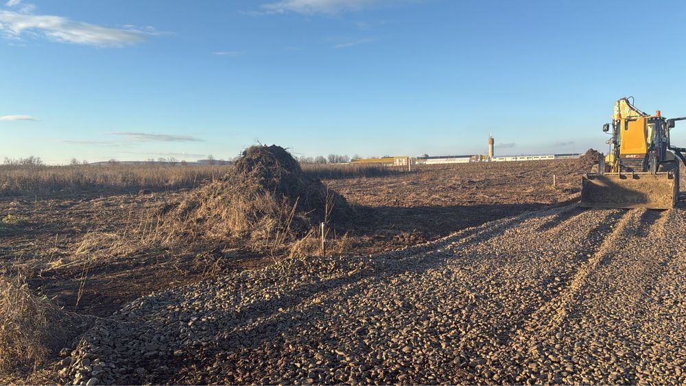 Vind 6 parcele de pamant