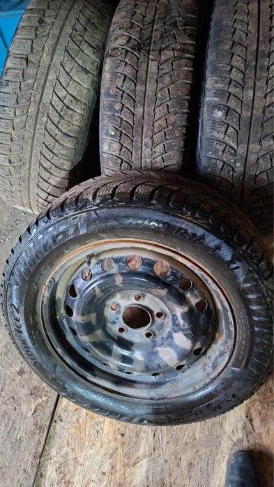 Продам   Шины зима с дисками 215/60/R16