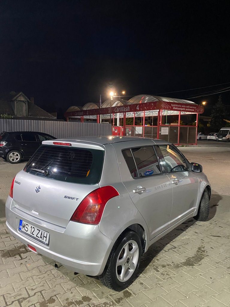 Vând Suzuki Swift