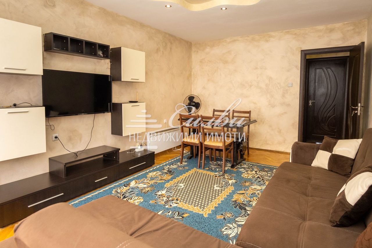Продава се Четиристаен апартамент в Шумен, Болницата - 89 кв.м за 1542 €/кв.м - Снимка #1