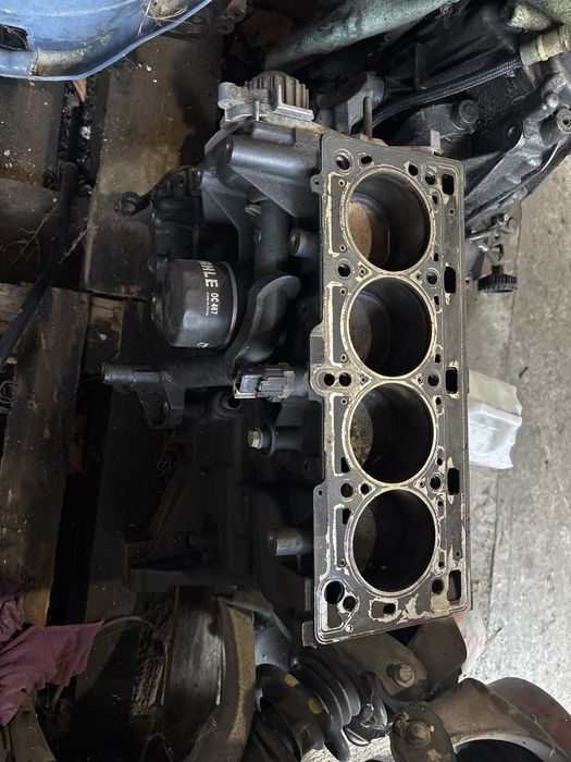 Bloc motor ambielat renault scenic 3 1.6 16 v  cod motor k4m
