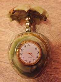 Часы сувенирные из оникса