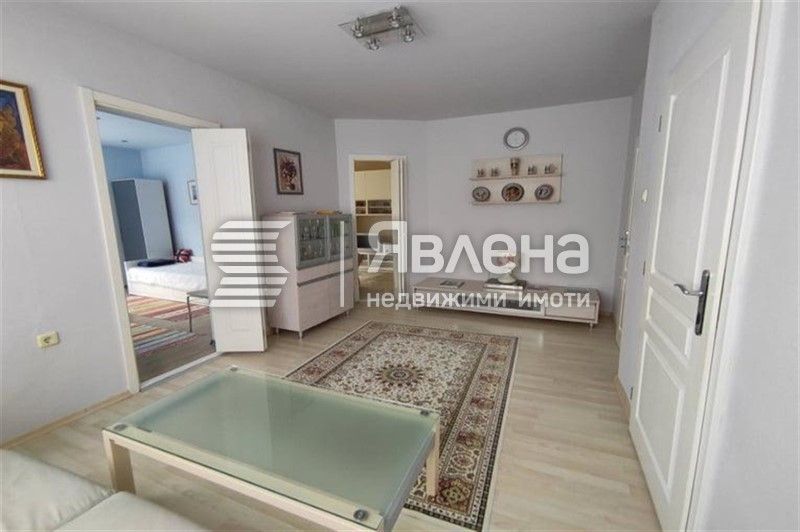 Четиристаен обзаведен на Червен площад