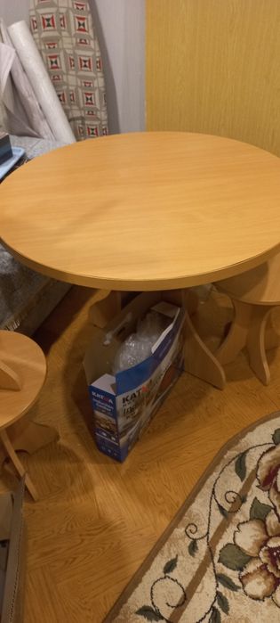 продам стол круглый