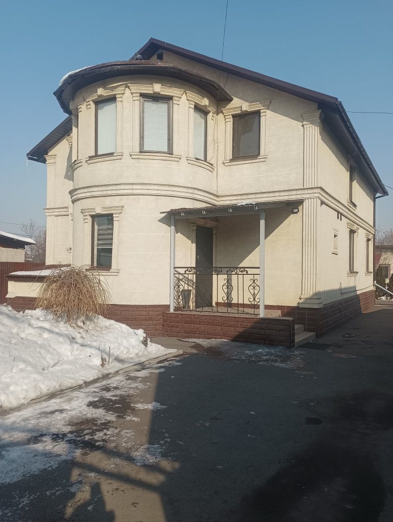Продается двухэтажный дом