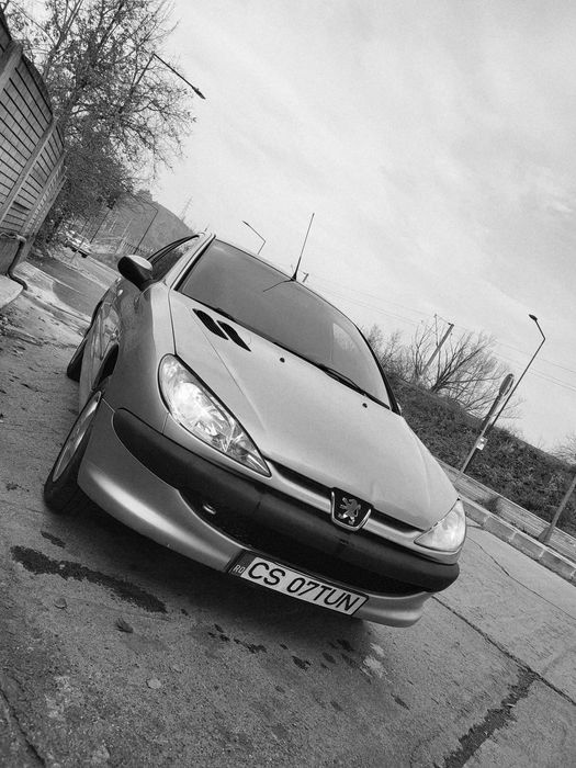 Pegeout 206 Hatchback
