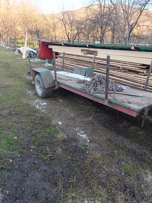 Vând remorca lama cauciucuri dau și la schimb cu mașină teren