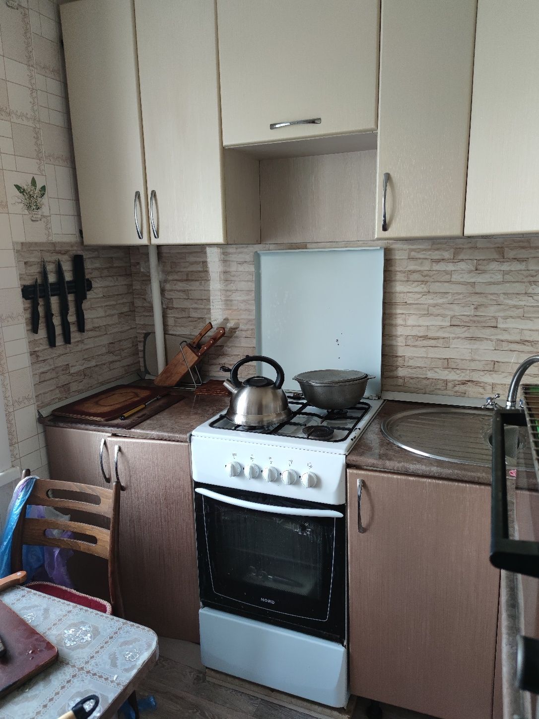 Продам 3х ком кв 2 мкр,2 этаж
