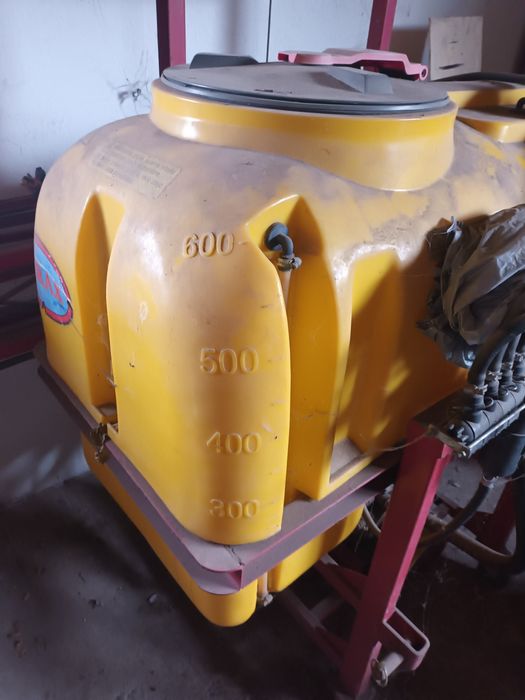 Vand met erbicidat 600l