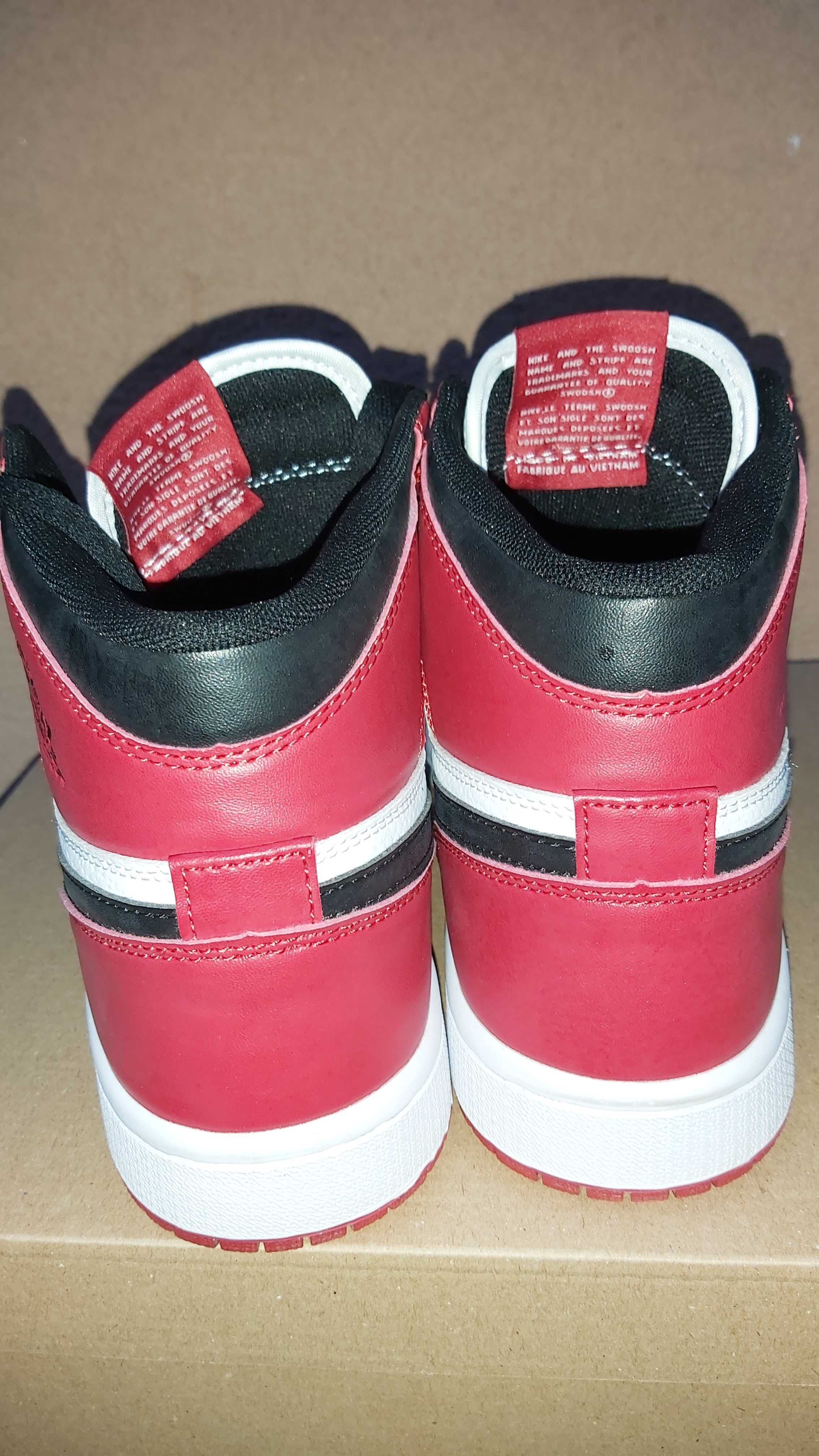 Air Jordan 1 Retro High OG 'Chicago' 2015 - Номер 42
