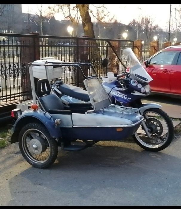 Honda Transalp 600 cu atas.