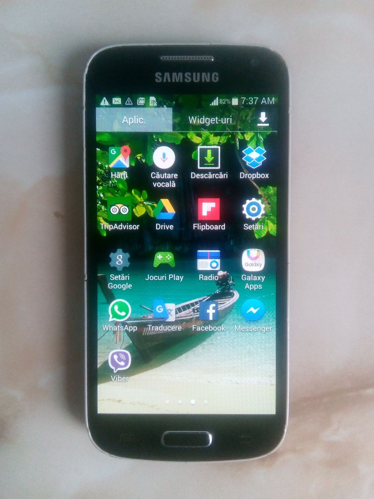 Vând telefon Samsung Galaxy S4 Mini negru NEcodat //poze reale