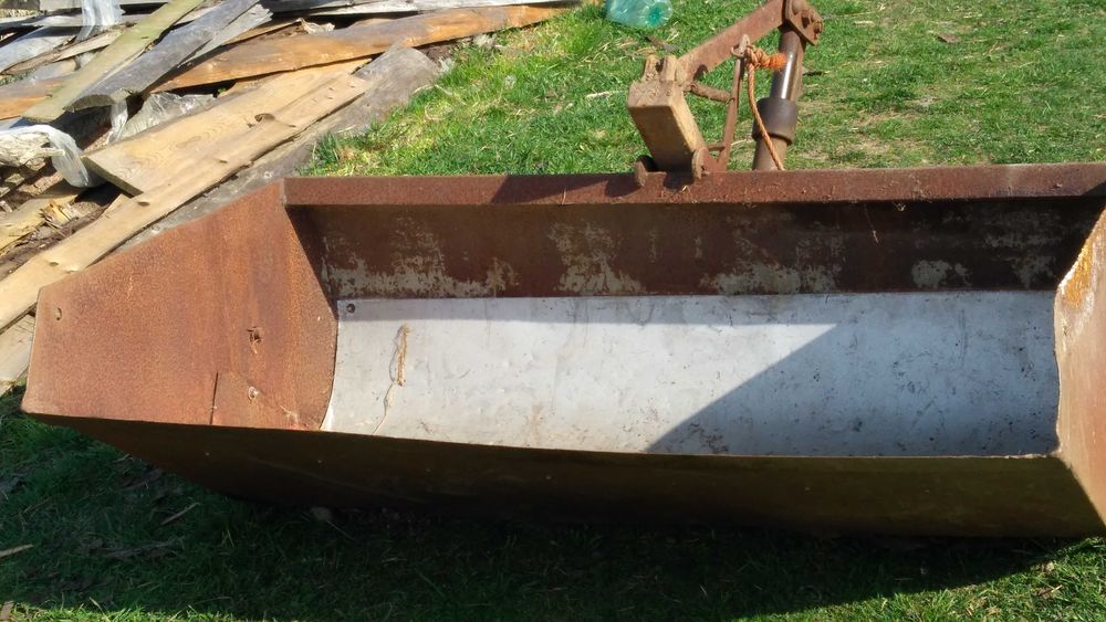 Anunț accesorii unelte tractor: cupa + cardan + remorca + grapa