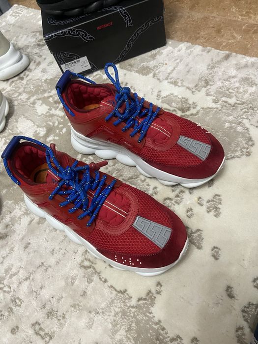 Versace chain reaction