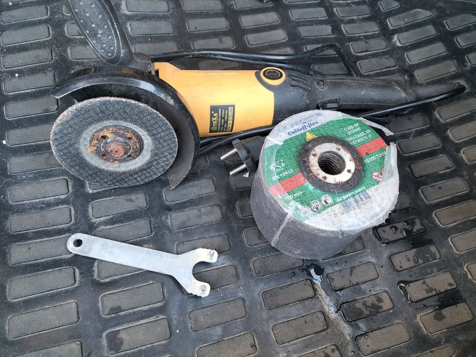 Болгарка почти новый