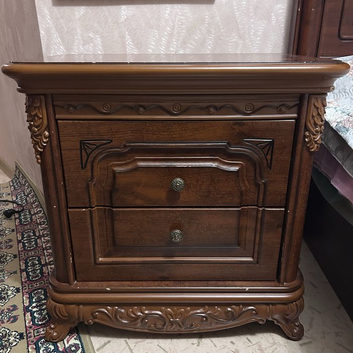 Продам кровать с матрасом с 2 тумбами деревяную лдсп