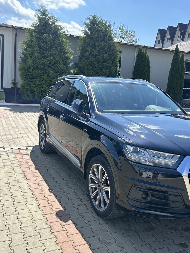 Audi Q7 pachet S line