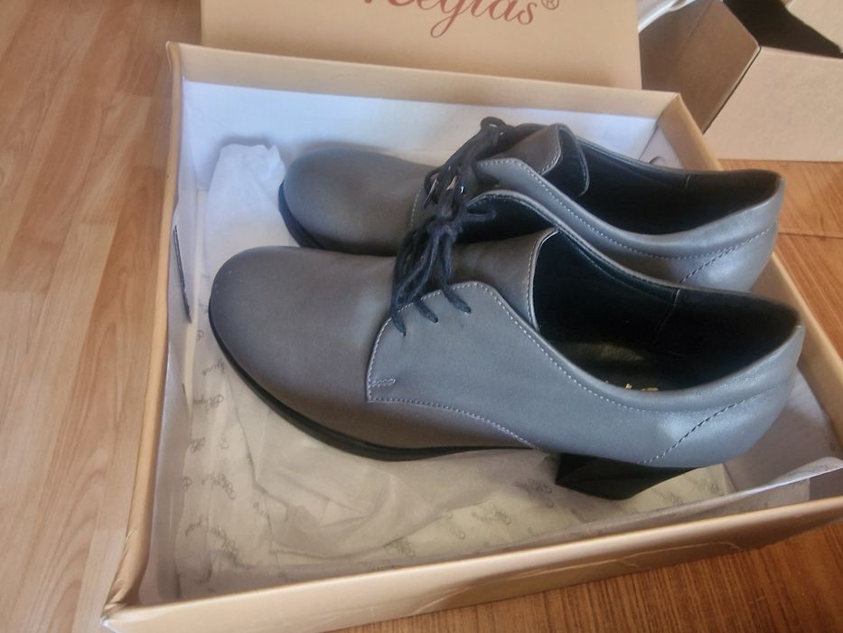 Обувки /делови, естествена кожа/+ подарък