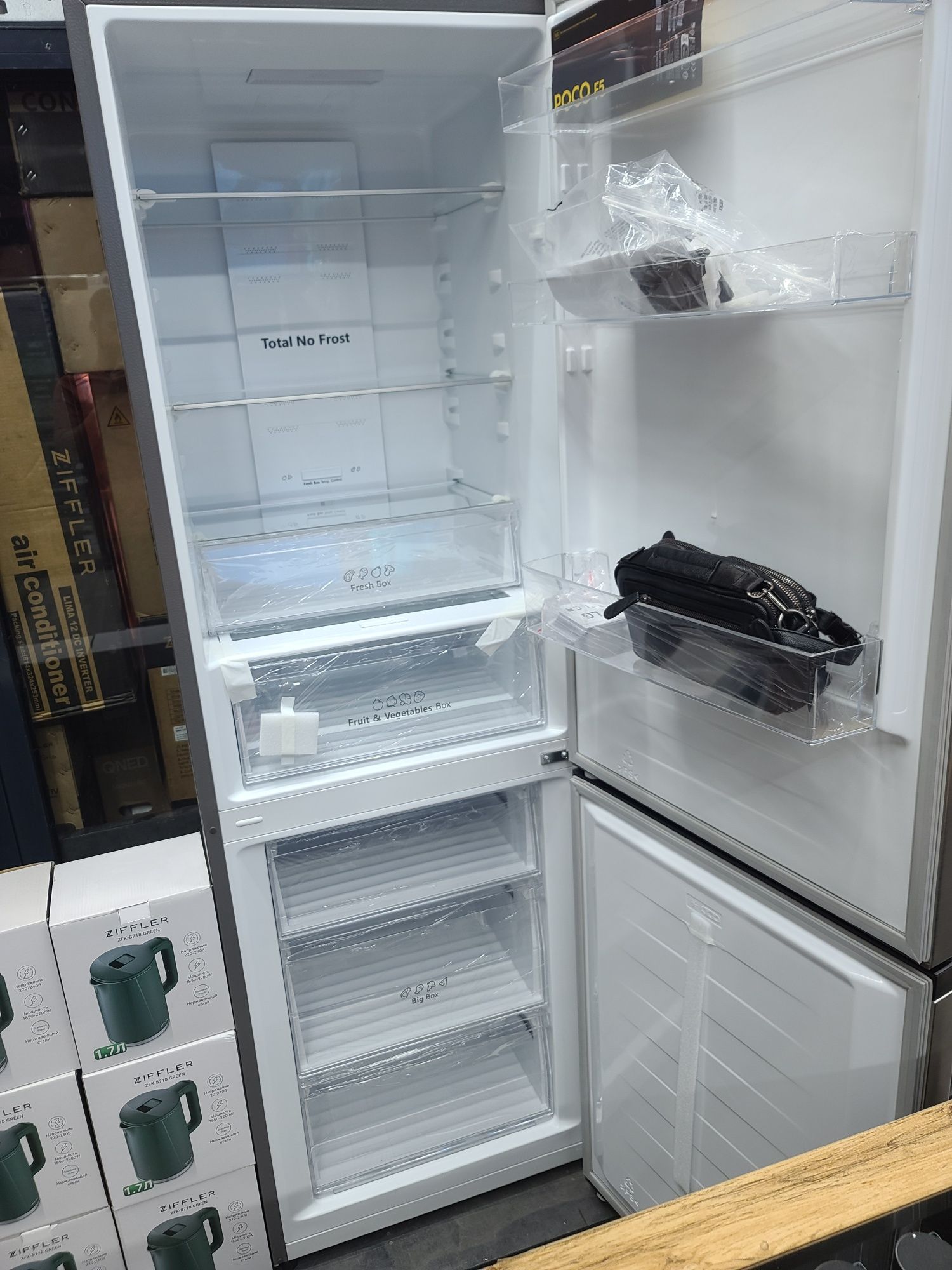 Хололильник Hisense 39W No frost