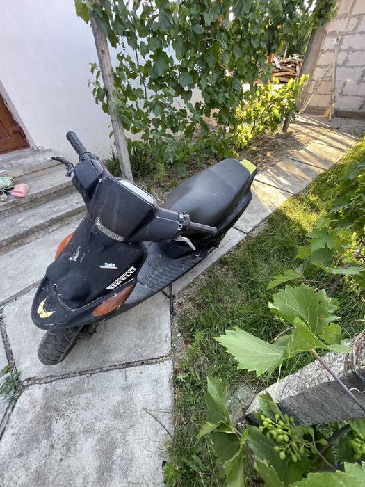 Scuter yamaha 1800 lei