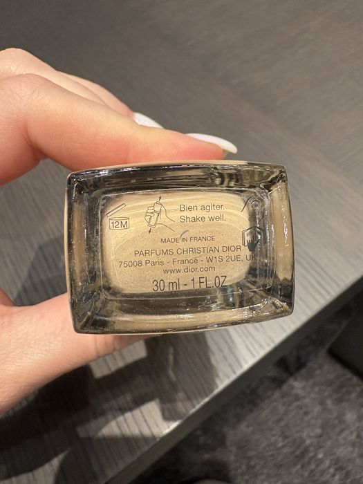 Фон дьо тен Dior, Armani