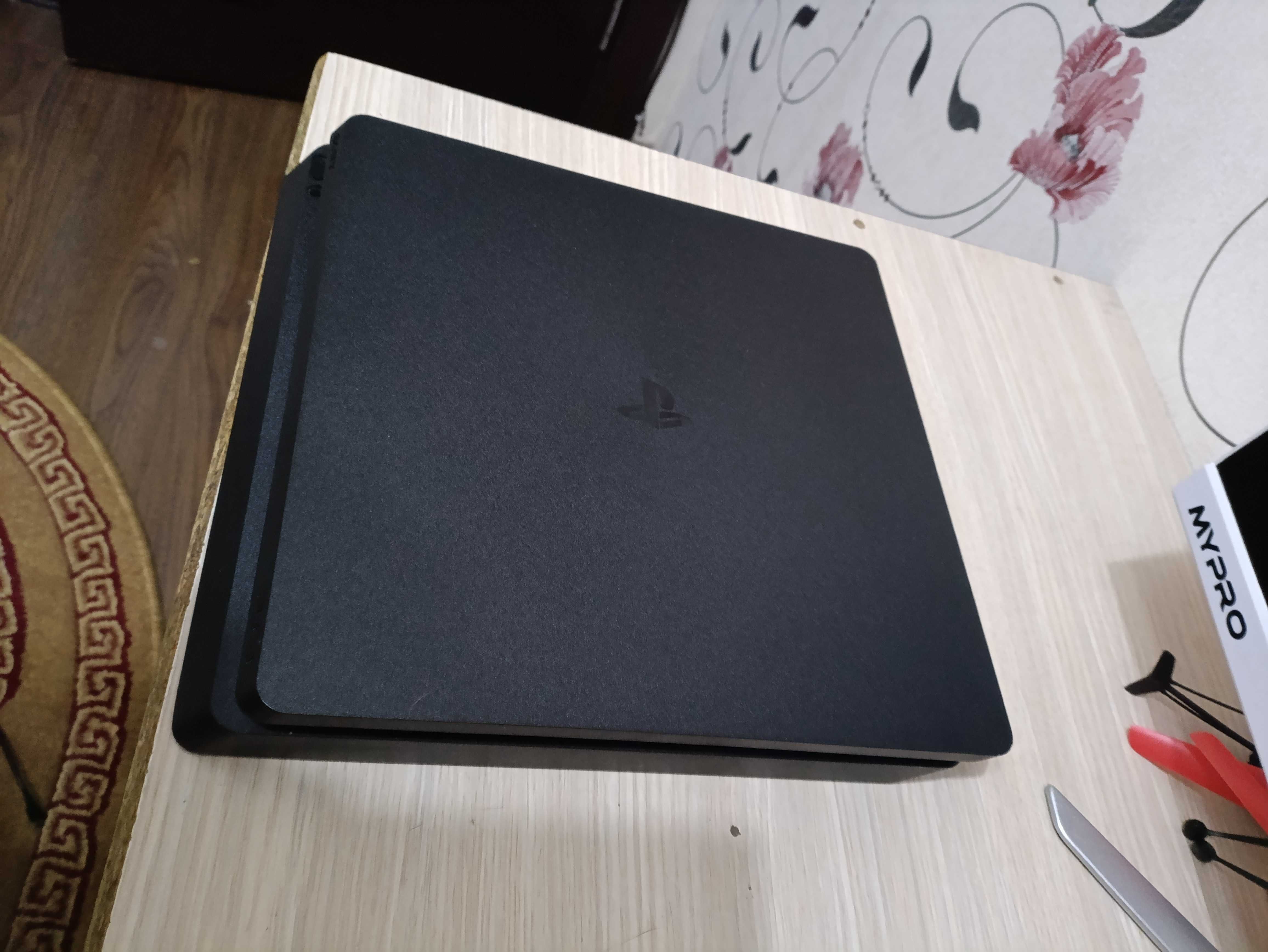 Playstation 4 slim 1TB