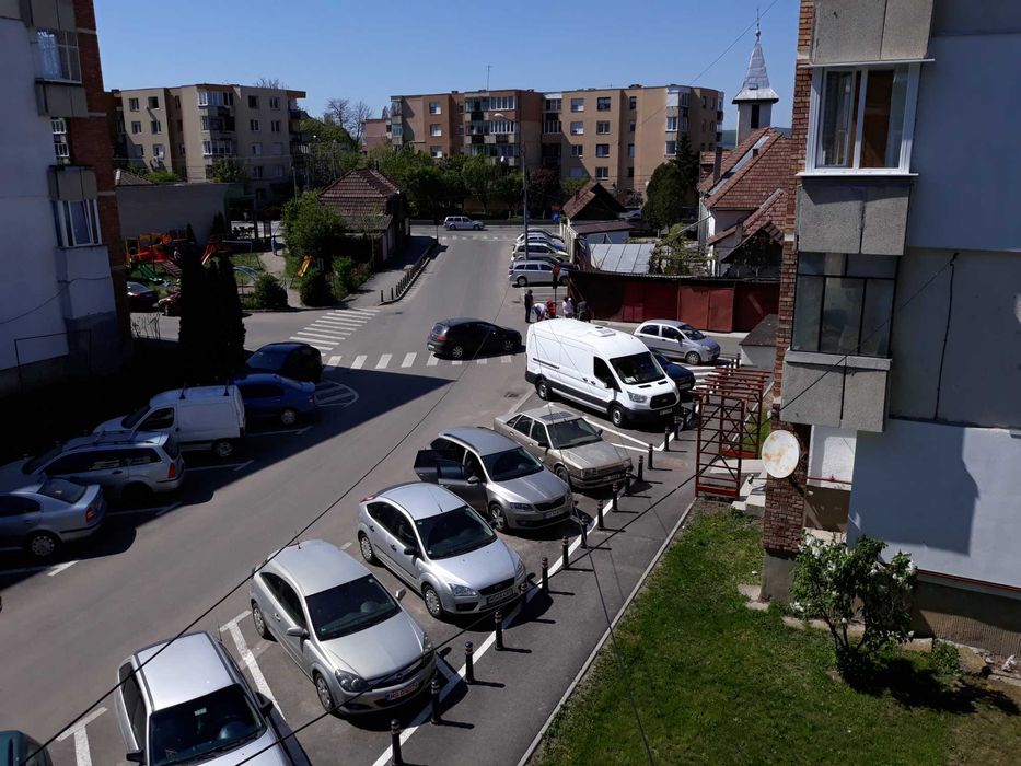 Închiriez Apartament 3 camere în Sângeorgiu de Mureș