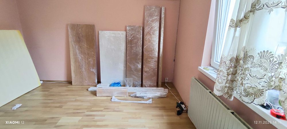 Malm 140х200 ,легло с повдигащ механизъм и матрак.