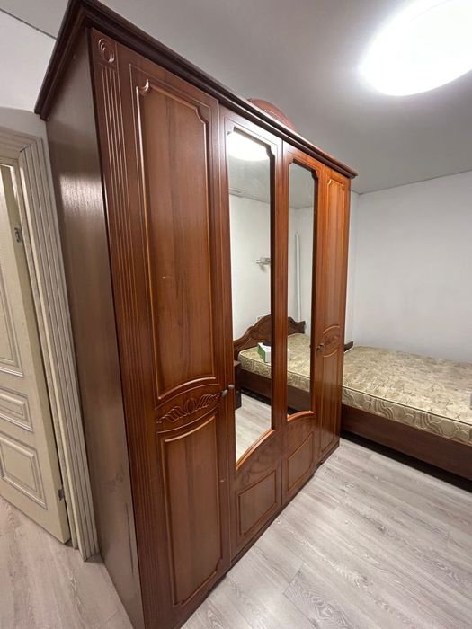 Продам спальный гарнитур б/у