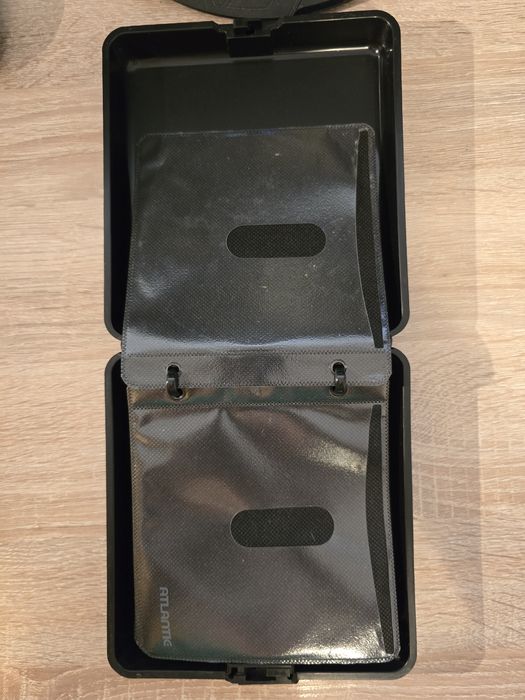 Carcasa de CD-uri Atlantic din metal