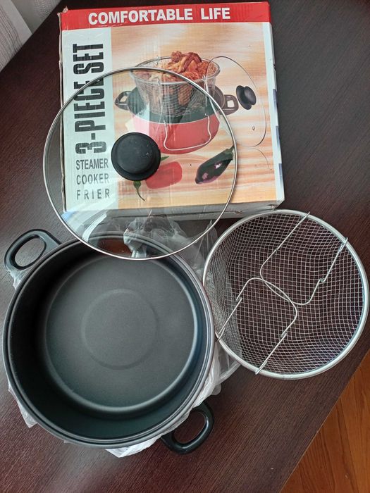 Vând cratiță cu sita și capac termorezistent