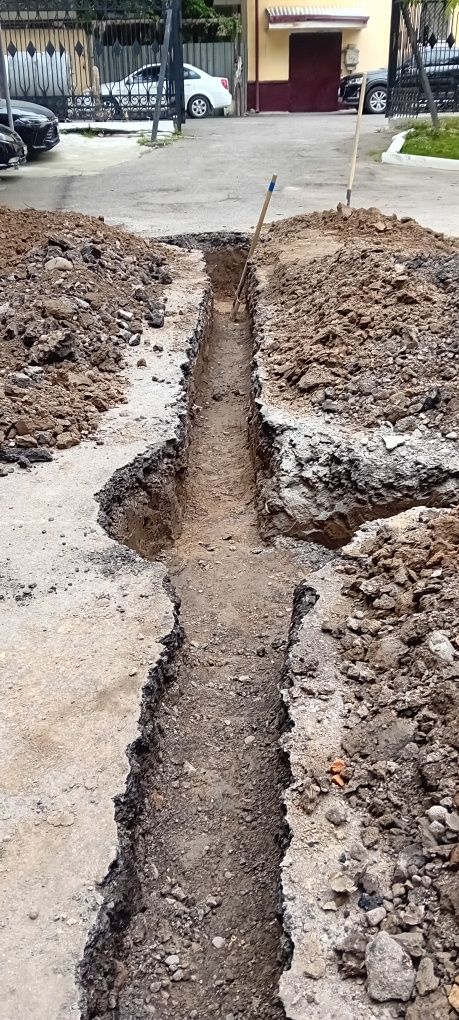 Канализация Водопровоод. Копаем траншеи для кабеля, Канализация и Водо