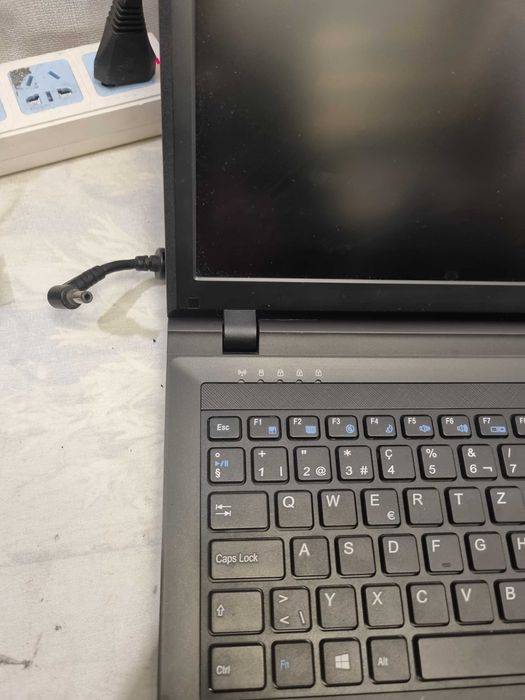 Laptop Terra 1547Q Intel I3 gen3 8gb ram dezmembrez